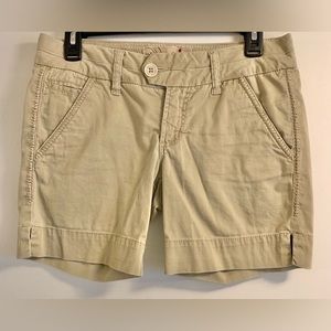 BKE Khaki Shorts.  Slanted front pockets.‎  Size 28.